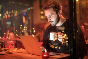 Află cum folosesc bărbații internetul în timpul liber!
